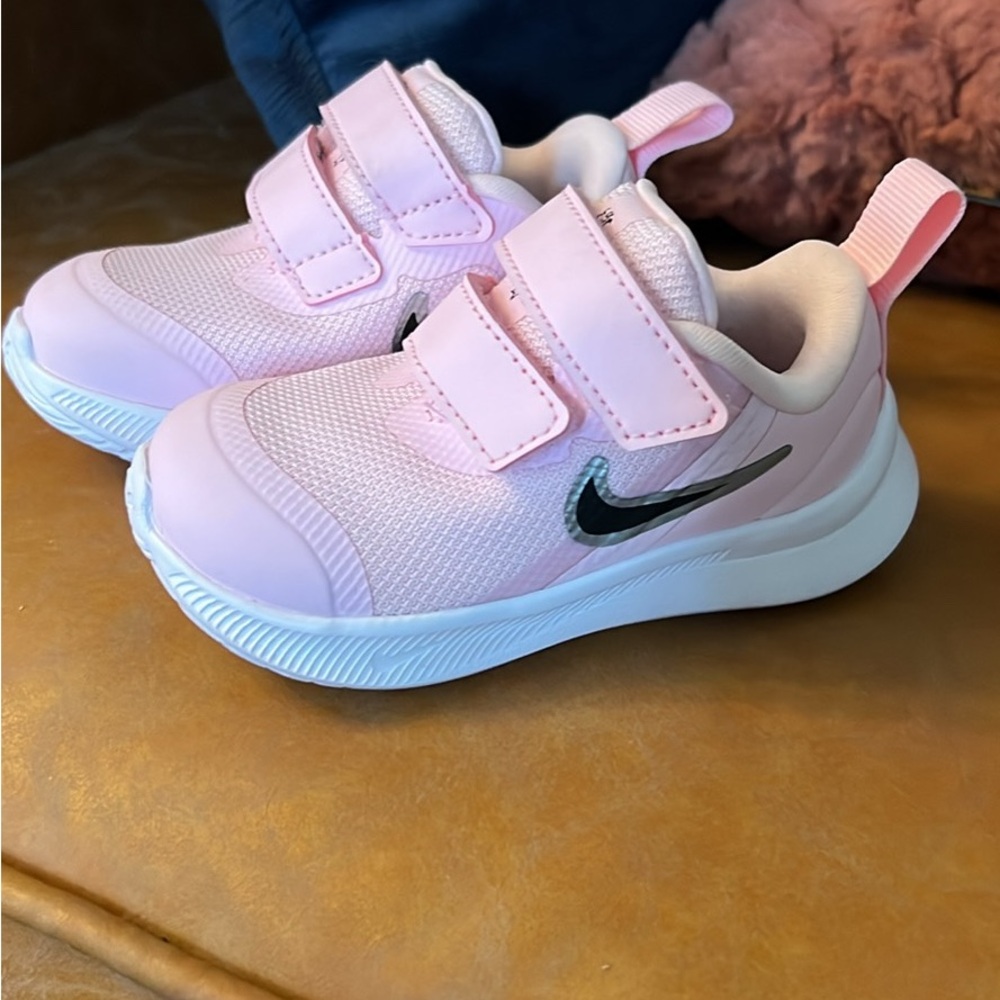 New Nike 4c Toddler Pink Sneakers